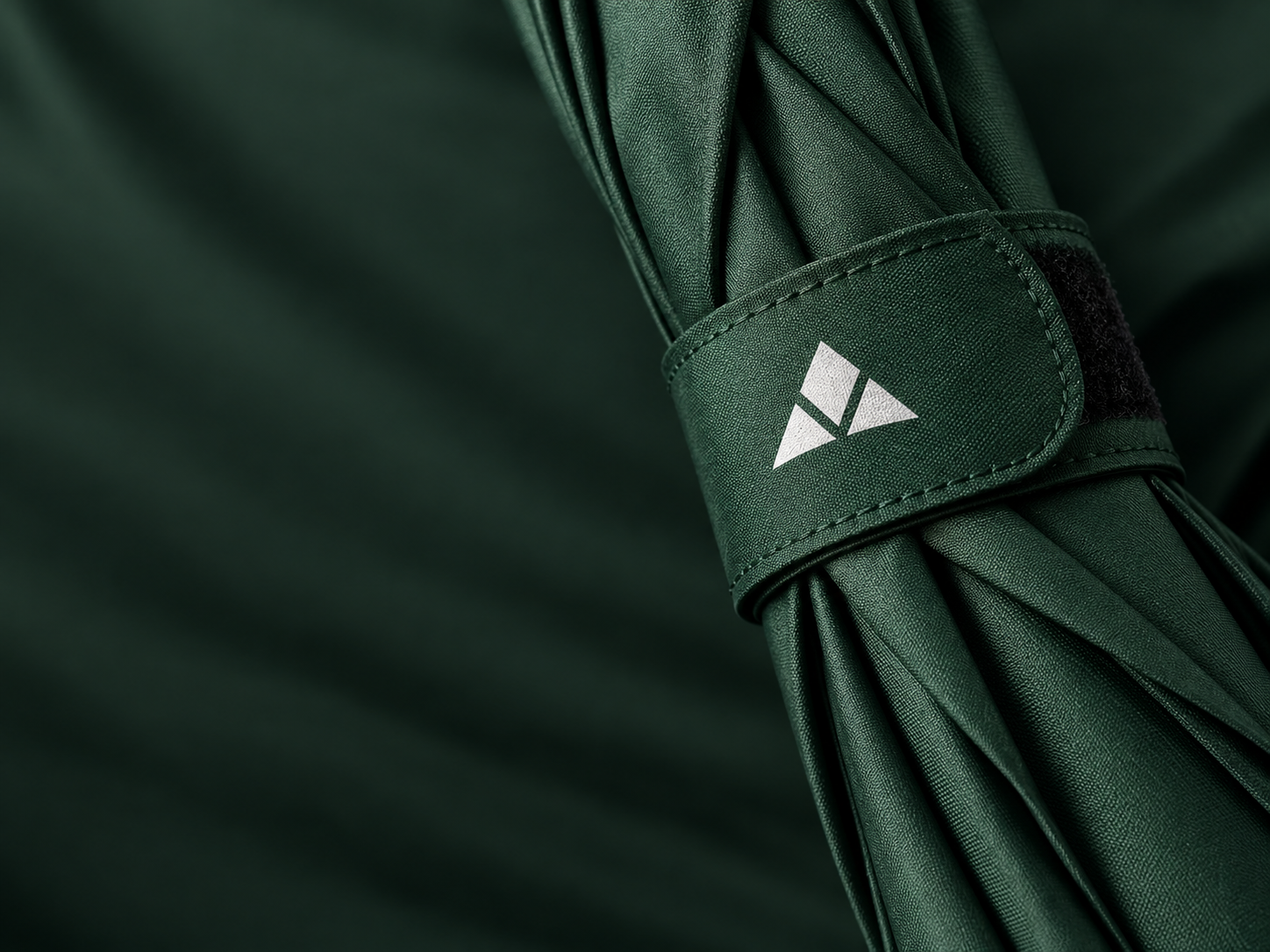 Branded golf umbrella tie wrap